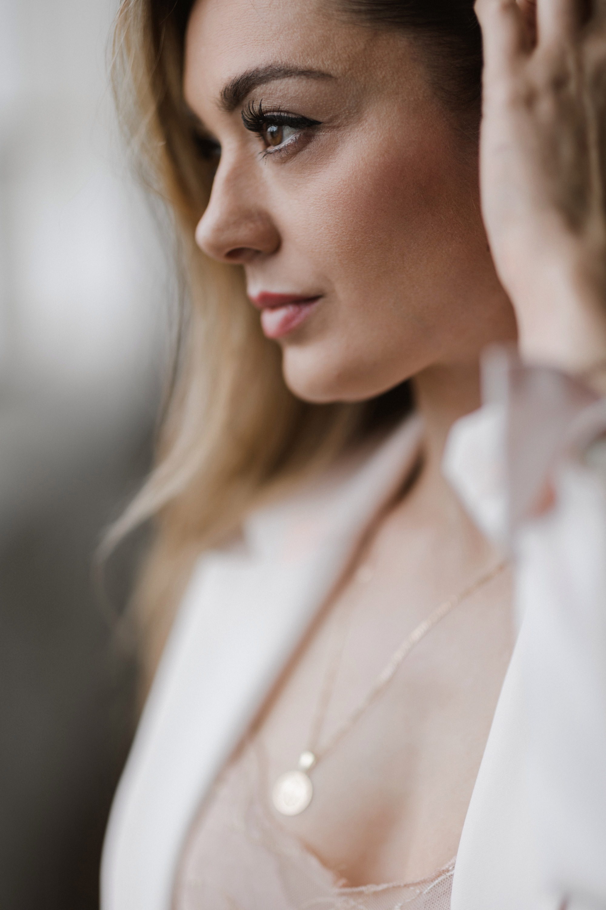 Porträt von Natalie im hellen Blazer