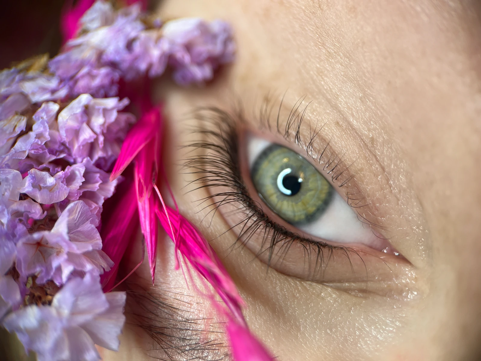 Wimpernkranzverdichtung mit feiner Definition